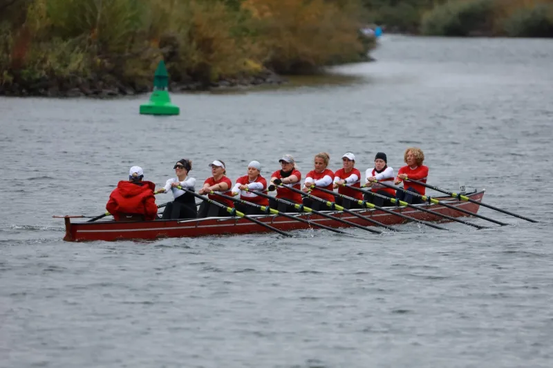 Der neue Gig-Doppelachter der FRGS bei der Bocksbeutelregatta in Würzburg