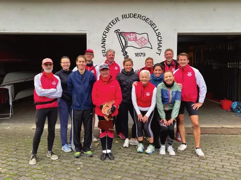 Mannschaften der FRGS beim Einheitsrudern nach Hanau 2020